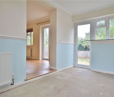 Sandy Lane, Woking, Surrey, GU22 8BA - Photo 2