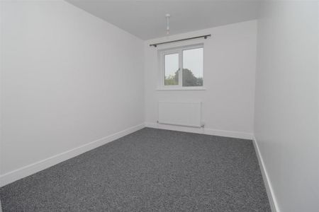 4 bedroom detached house to rent - Photo 5