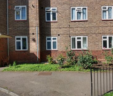 Room in a Shared Flat, Wells House, SE16 - Photo 5