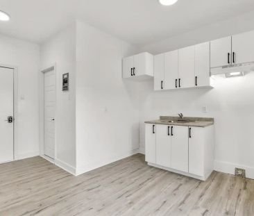7790 Av. Trémolières — 3-1/2 - Photo 1