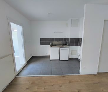 APPARTEMENT TYPE 1 STUDIO DE 38.20 M2 TERRASSE ET PARKING BLD PAIX - Photo 3