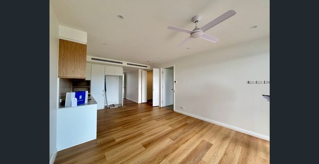 New 1-Bedroom Apartment – Just a Stroll to the Beach! - Photo 1