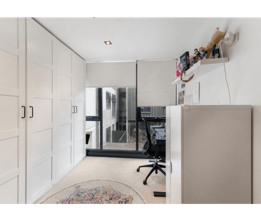 Light, Bright, and Perfectly Positioned – Your Urban Sanctuary Awaits - Photo 5