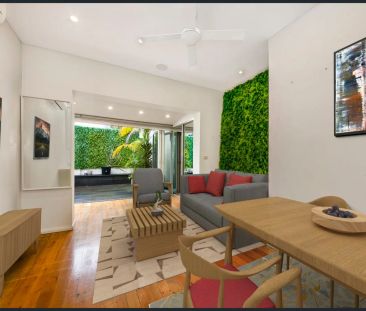 Stylish City-Fringe Living in the Heart of Glebe - Photo 2