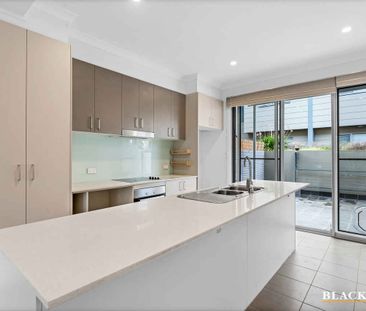 Tidy Townhouse! - Photo 1