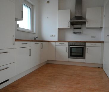Attraktive 4 Zimmer Dachgeschosswohnung in Hörsching – Hell, großzü... - Photo 1