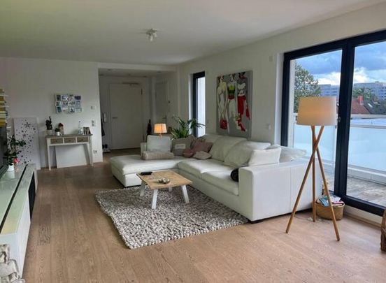 <h1 class="md:text-xl md:leading-6 mt-4 md:mt-10 lg:mb-6 mb-3 text-primary-500 font-semibold text-base leading-5"> Wohnung in Essen (Rüttenscheid) </h1> - Photo 1