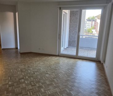 Situé au centre-ville de Payerne - Photo 3