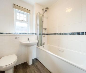 4 bedroom detached house to rent - Photo 4