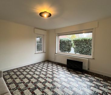 Ruim en charmant huis te huur in Waregem - Photo 2