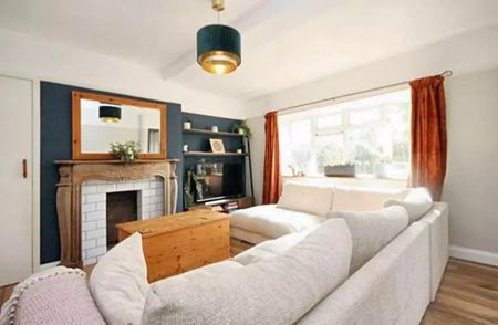 2 bedroom semi-detached house to rent - Photo 2