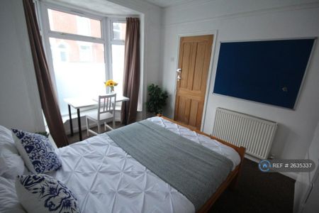 4 bedroom terraced house to rent - Photo 2