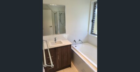 Spacious Family Home - Photo 4