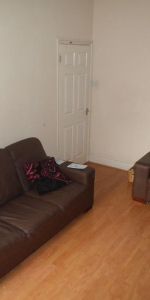 2 Bedroom Flat Addycombe Terrace Heaton - Photo 3