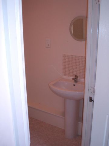2 bedroom ground floor flat to rent - Photo 5