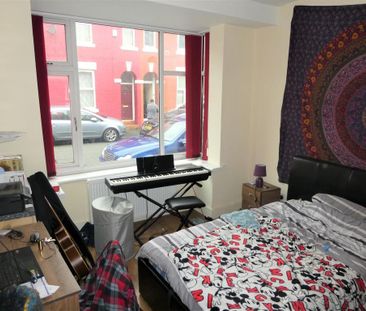 4 bedroom terraced house to rent - Photo 3