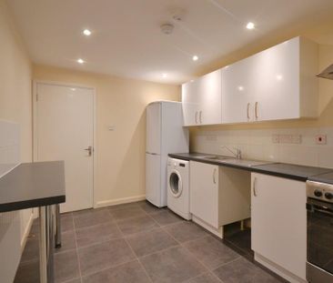 2 bedroom maisonette to rent - Photo 4