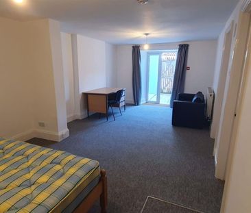 Johnny Ball Lane, Bristol - Photo 1