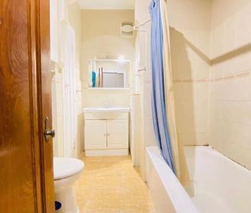 Room fully furnished near metro station for rent - Photo 3