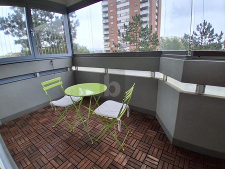 AN ZENTRALER LAGE MIT VERGLASTEM BALKON! - Foto 2