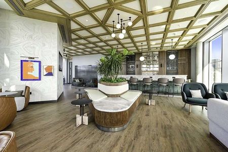 Bright One-Bedroom Apartment in Nine Elms  Rooftop Views, Two Pools, Gyms & Top Facilities - Photo 5