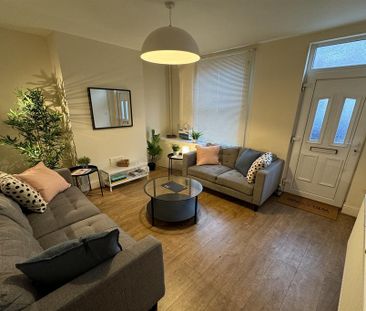 3 bedroom terraced house to rent - Photo 3