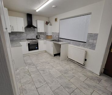 Room in a Shared House, John Heywood Street, M11 - Photo 6