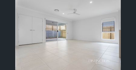 Family home with all the features on a corner block - Morayfield - Photo 3