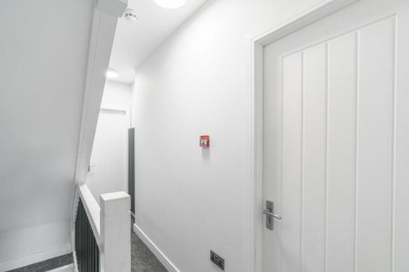 5 bedroom terraced house to rent - Photo 2