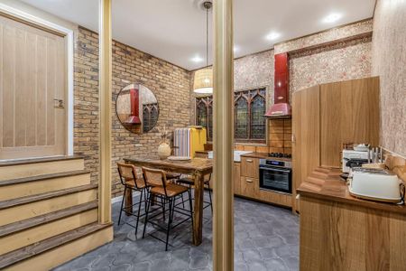 5 bedroom terraced house to rent - Photo 5