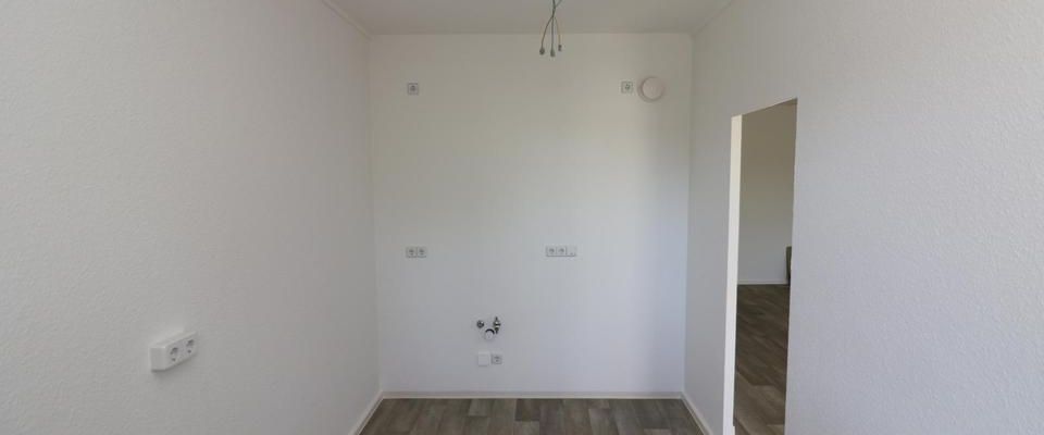 Trauen Sie Ihren Augen...große 3-RW mit Aufzug, Wanne u. Balkon!!! - Foto 1