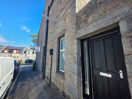 4 bedroom flat to rent - Photo 4