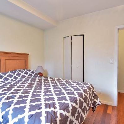 Available Dec 1st-Furnished 1 Bedroom Waterfront Station 440 Richards - Photo 4