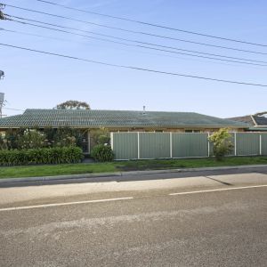 Spacious Family Living in a Prime Wyndham Location - Photo 2