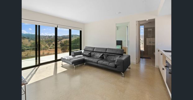 The perfect rural retreat - offered furnished - Photo 1