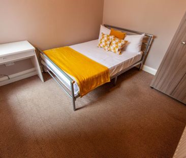 4 bedroom terraced house to rent - Photo 4