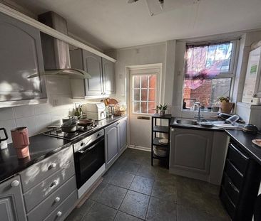 3 Bed Terraced House, Dacy Road, L5 - Photo 6