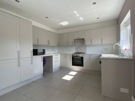 3 bedroom terraced house to rent - Photo 4