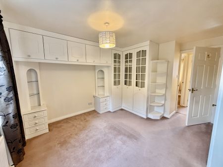 Two-bed home in Littleover with private rear garden, spacious lounge, fitted kitchen, off-road parking, and modern bathroom. Close to amenities in a popular location. Council Tax Band B. EPC rating C Offered by Property Options. Enquire now to view. - Photo 3