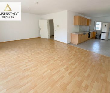 Modernisierte Wohnung inkl. Küche, Balkon und optional Garage mit t... - Photo 1