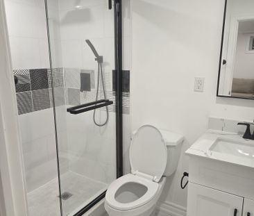 For Lease - 291 Taylor Mills Drive, Richmond Hill, Ontario - Photo 2