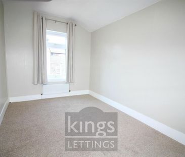 3 Bedroom House - Terraced To Let - Photo 3