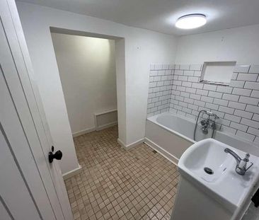 Maidstone Road, Felixstowe, Suffolk, IP11 - Photo 6