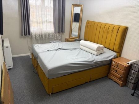 1 Bedroom Flat To Let - Photo 3