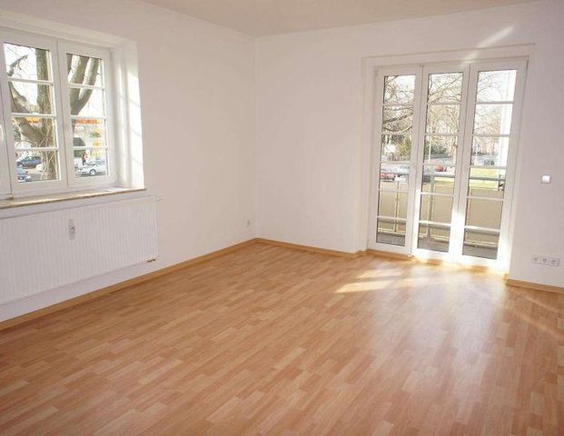 Wohnen im Heimgarten Bad mit Fenster + Dusche + Balkon am Wohnzi. - Photo 1