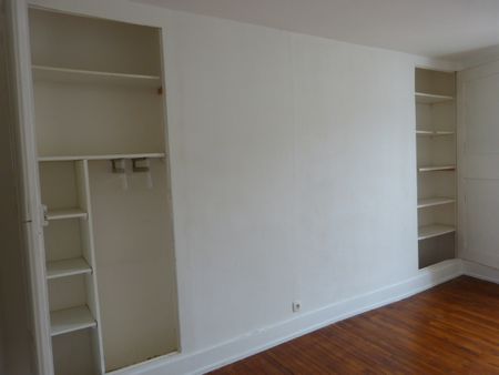 A LOUER : APPARTEMENT TYPE 3 HYPER CENTRE RUE DE BORDEAUX • Réf GI-SB-G0045 - Photo 3