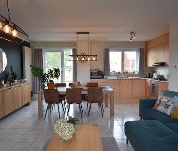 Gezellige woning met terras nabij het centrum van Nieuwkerken-Waas - Photo 4