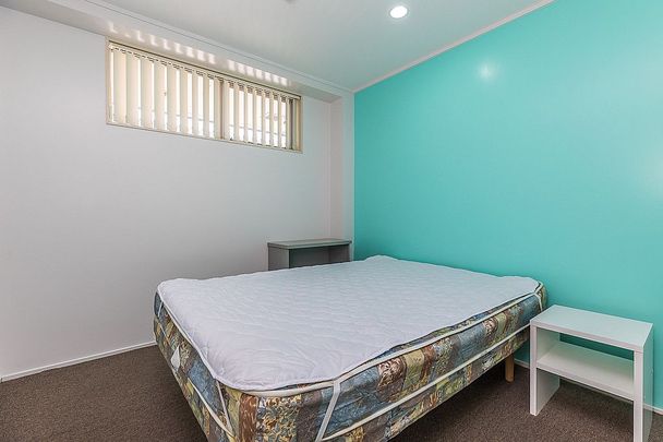 Funky Zest Apartment - Photo 1