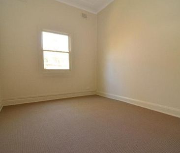 Well Maintained House with 3 Large Bedrooms - Photo 1