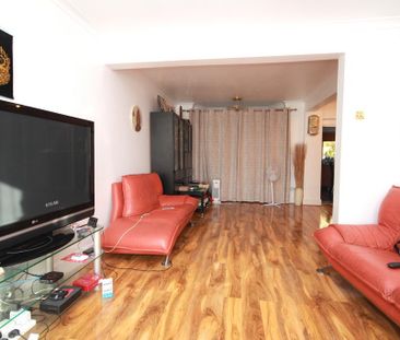 5 bedroom semi-detached house to rent - Photo 4